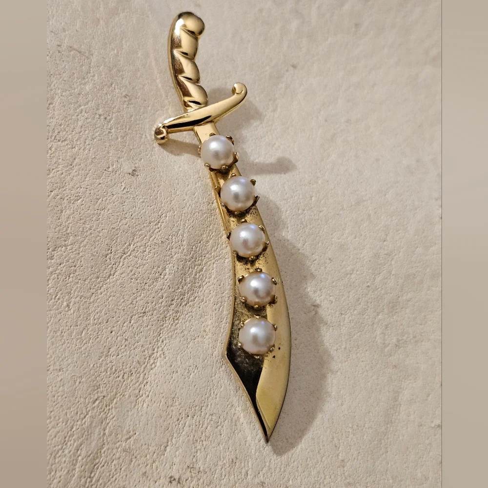 VTG Goldtone Scimitar Sword Brooch with Faux Pearl Accents-Figural Pin 3